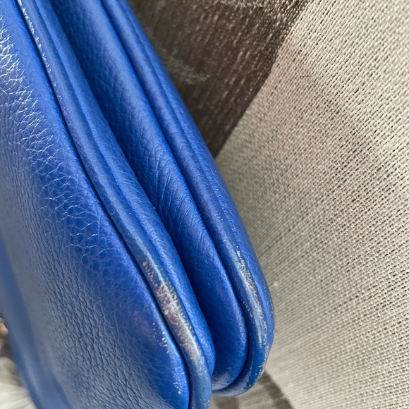 MICHAEL KORS LEATHER CROSSBODY - Picture 8 of 9